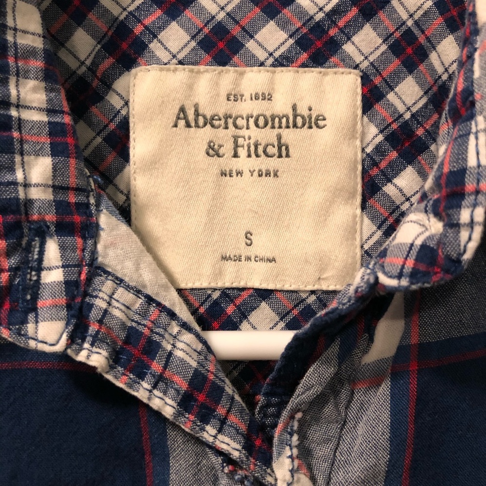 ⭐️ Plaid Linen Button-Up Flannel - Picture 2 of 5